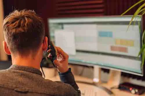 Homestudio van een voice-over — opnemen en editen, foto: Illias Teirlinck