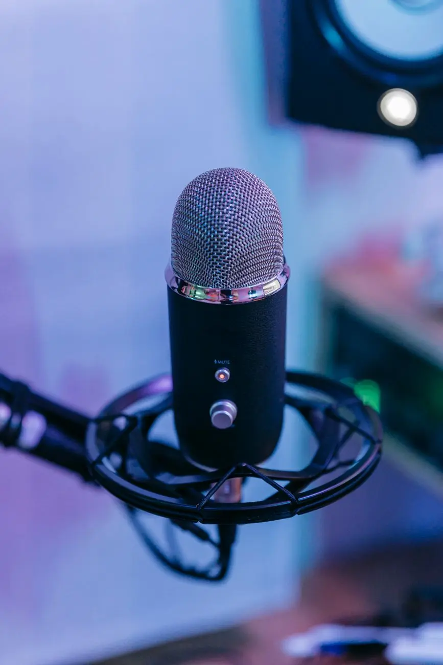 Dubbing und Voiceover buchen in Flandern: Praktischer Leitfaden für Regie und Casting